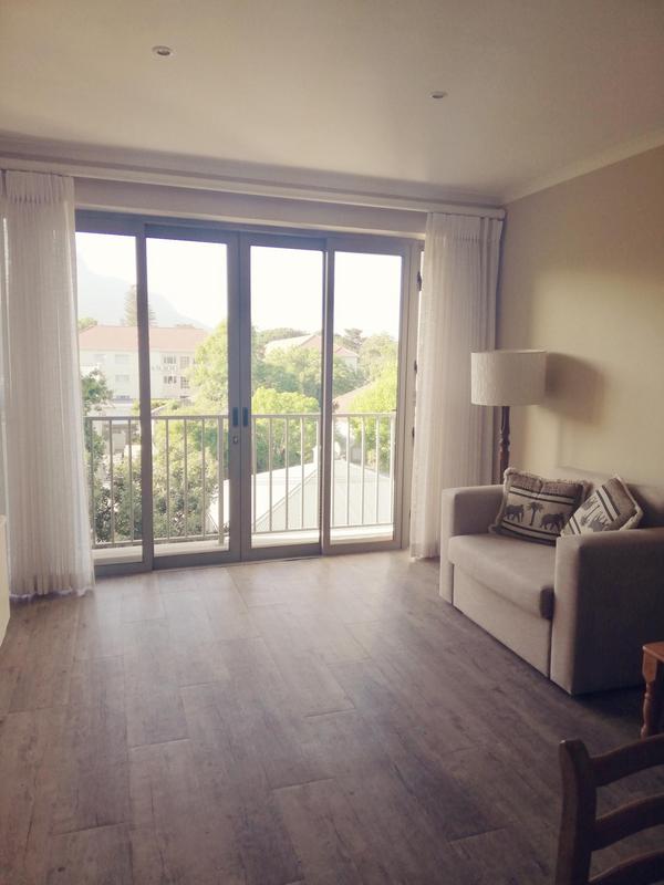 To Let 3 Bedroom Property for Rent in Wynberg Upper Western Cape